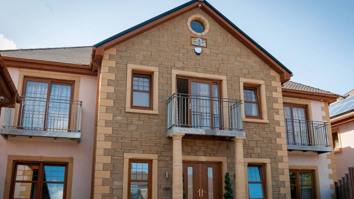 MacMerry Cottage | 12 bedroom accommodation in Tranent