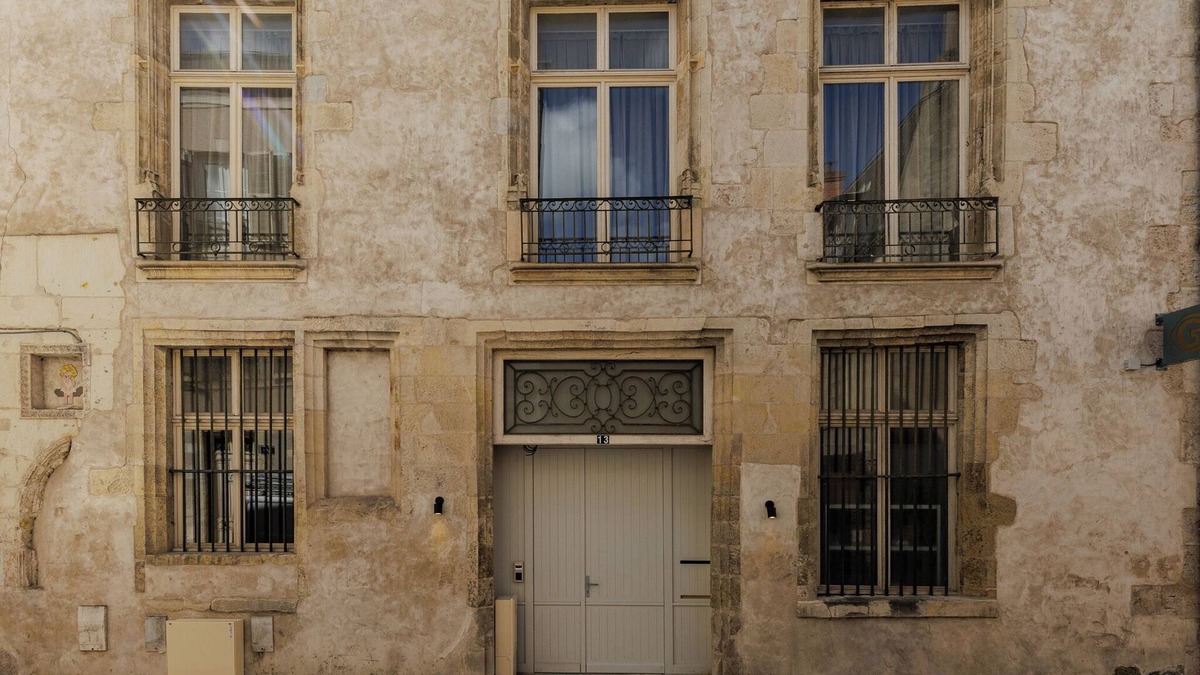 Bourgogne Hotel | 12-bedroom hotel with breakfast located in the city center