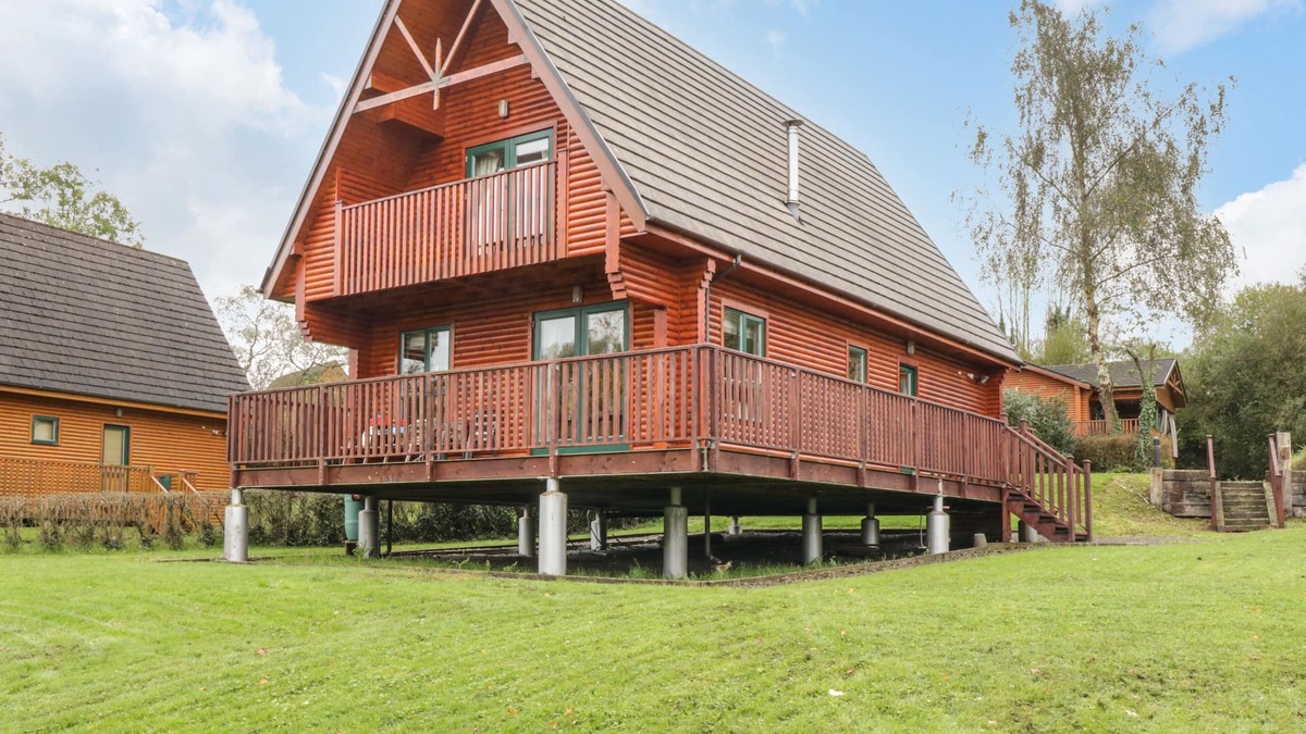 Belturbet Cabin | 12 CORNADARRAGH, pet friendly in Belturbet, County Cavan