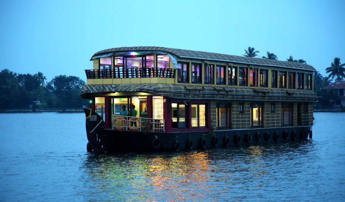 Alappuzha Boat Rental | 12 m² Houseboat ∙ 20 guests