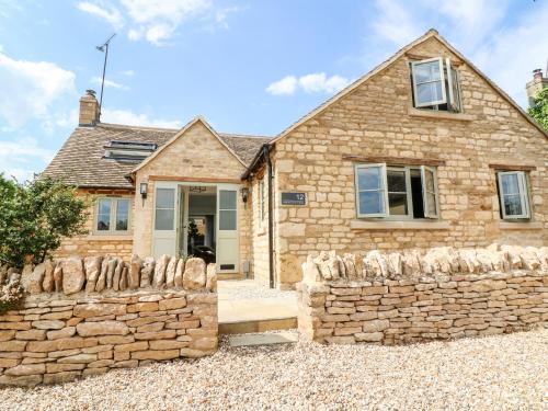 Kingham House | 12 Manor Farm Close