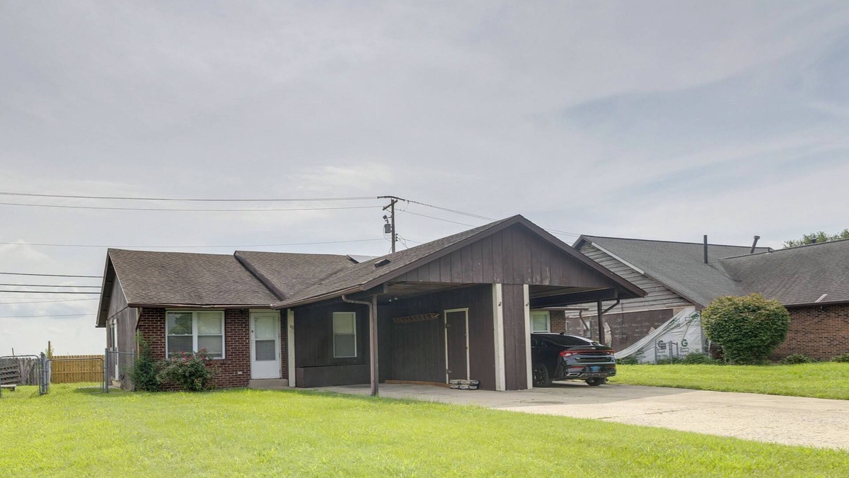 Pontoon Beach House | 12 Mi to St Louis: Pet-Friendly Metro East Home