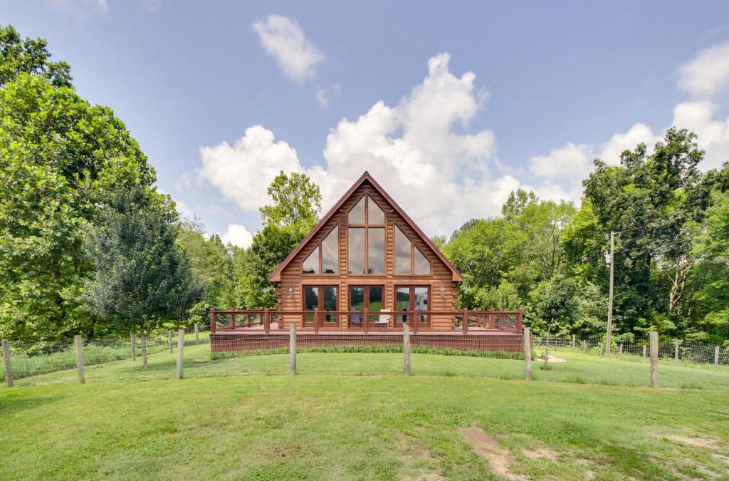 Republican Grove House | 12 Mi to Staunton River Nathalie Cabin with Deck