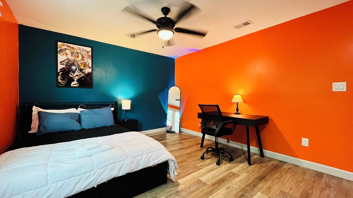 Sylvan Hills House | 12 mins to DT, 2 BR, Free Parking, A/C, Sleeps 5