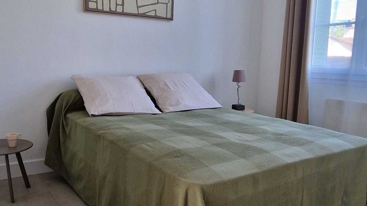 Faubourg Apartment | 12 minutes from SNCF train station Bright apartment