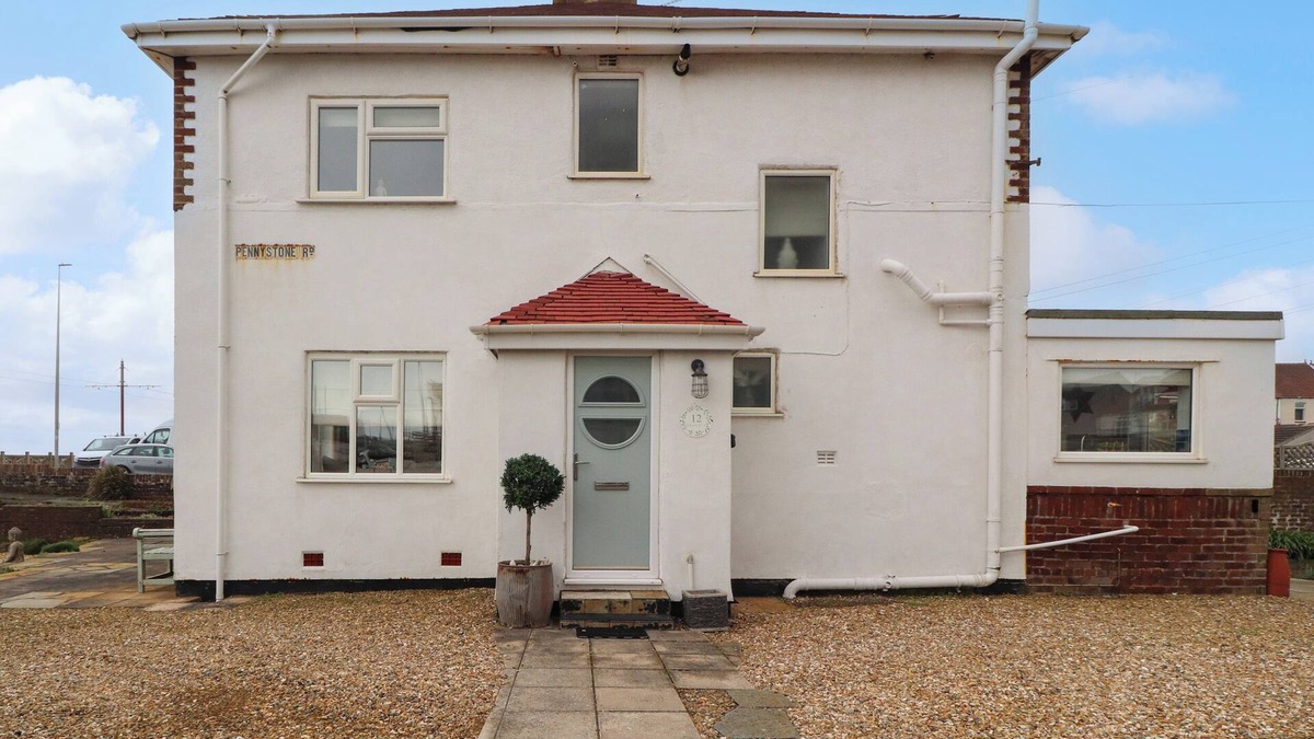Bispham House | 12 PENNYSTONE ROAD, pet friendly, with a garden in Blackpool
