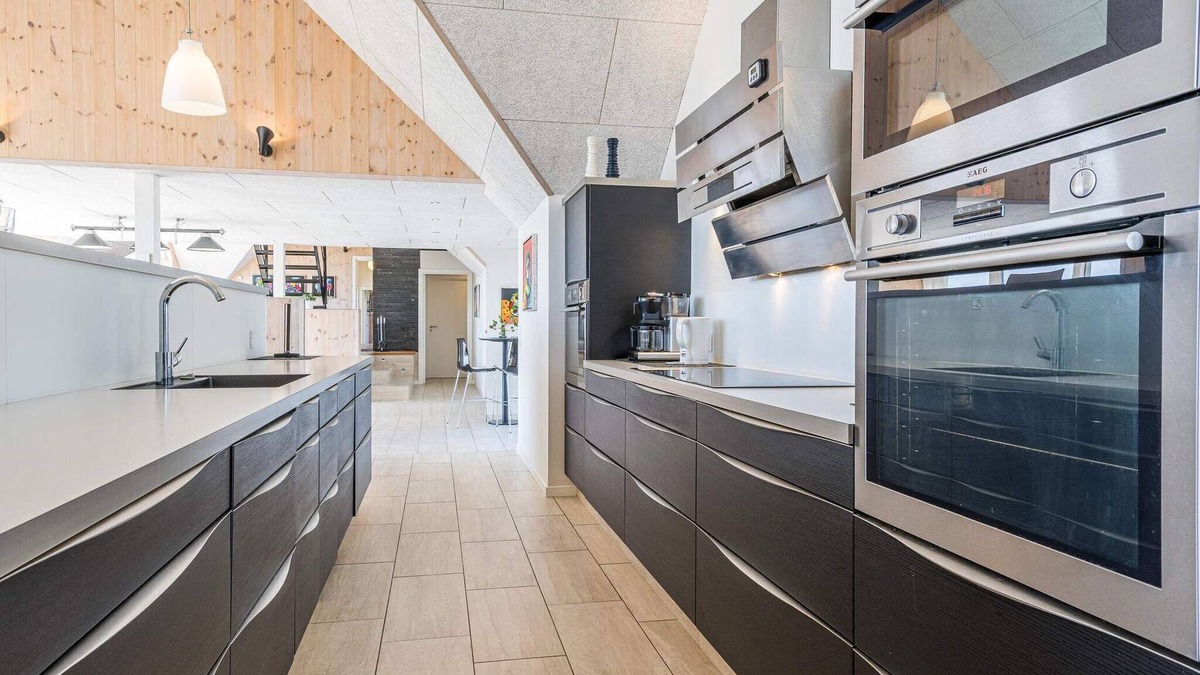 Blavand Strand House | 12 person holiday home in Blåvand