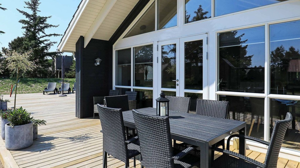 Blavand Strand House | 12 person holiday home in Blåvand
