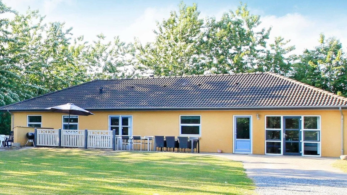 Sundstrup House | 12 person holiday home in Hojslev-By Traum