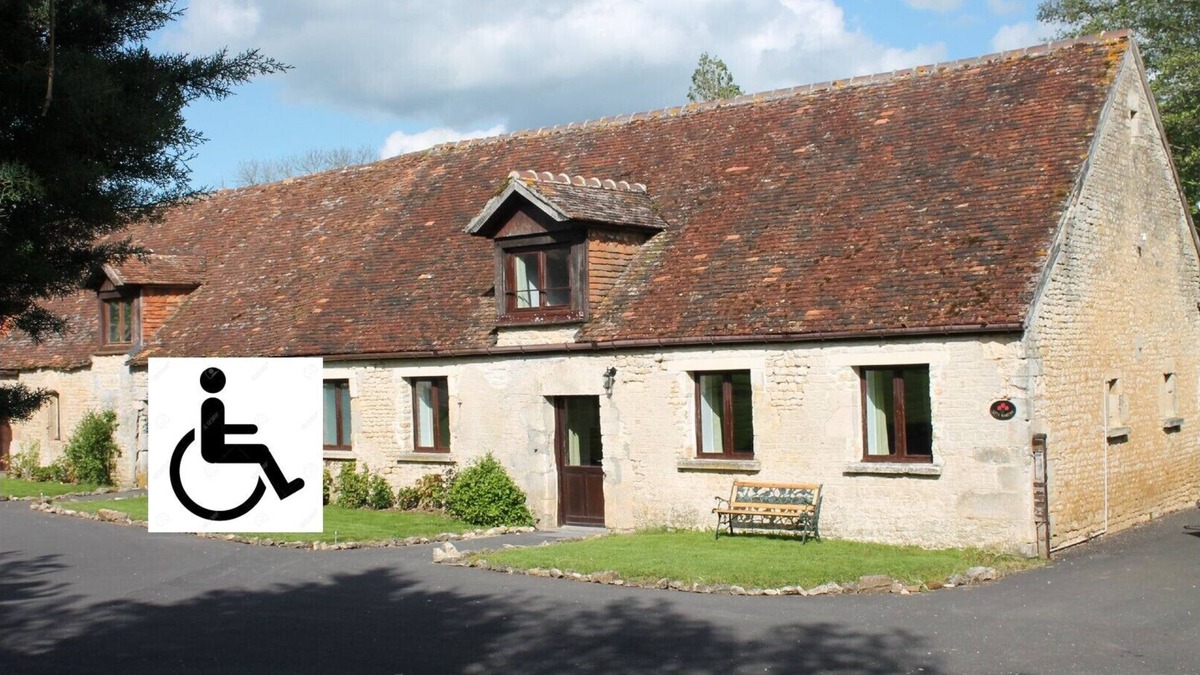 Fresne-la-Mere House | 12-person Martin gîte (accessible) just a stone's throw from Suisse Normande!