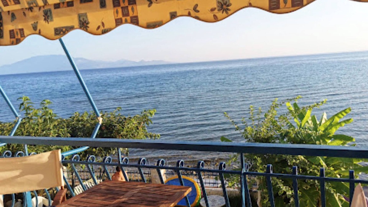 Psarou House | 12 Seafront Studios-Amazing Seaview- 24 to 36 pers