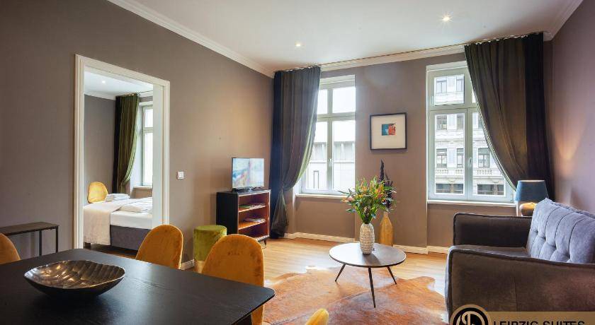 Altlindenau Apartment | 120 m² Apartment ∙ 3 bedrooms ∙ 11 guests