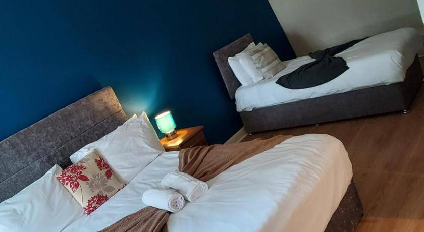 Portumna Apartment | 120 m² Apartment ∙ 3 bedrooms ∙ 13 guests