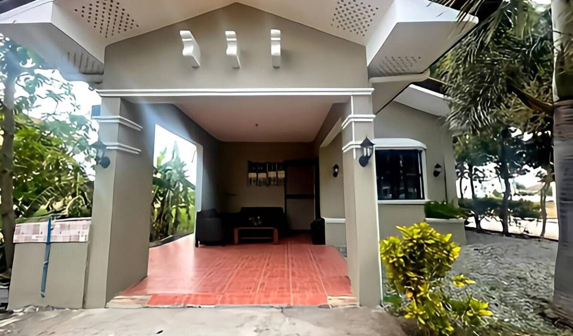 Paombong House | 120 m² Bungalow ∙ 9 guests