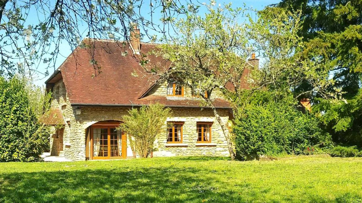 Bar-sur-Seine House | 120 m² Gîte ∙ 3 bedrooms ∙ 6 guests