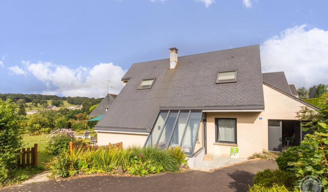 Le Neufbourg House | 120 m² Gîte ∙ 4 bedrooms ∙ 8 guests