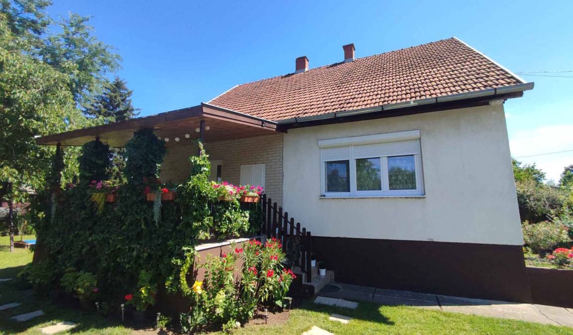 Gardony House | 120 m² House ∙ 3 bedrooms ∙ 6 guests