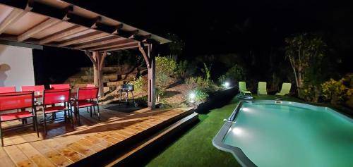 Sainte-Clotilde House | 120 m² House ∙ 5 bedrooms ∙ 10 guests