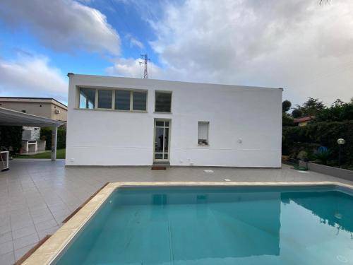 Carini Villa | 120 m² Villa ∙ 2 bedrooms ∙ 4 guests