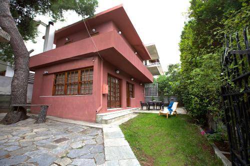 Nea Makri Villa | 120 m² Villa ∙ 4 bedrooms ∙ 10 guests