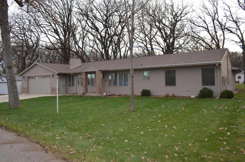 West Okoboji Villa | 1202 Dakota Dr