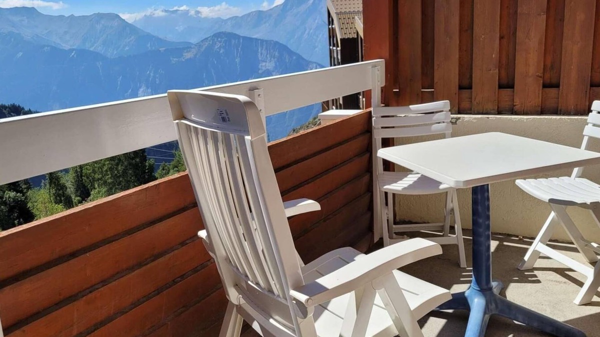Bergers Apartment | 120m from shops, 7th floor, swimming pool, sauna, balcony, tv, ski locker, 59m², Alpe d'Huez