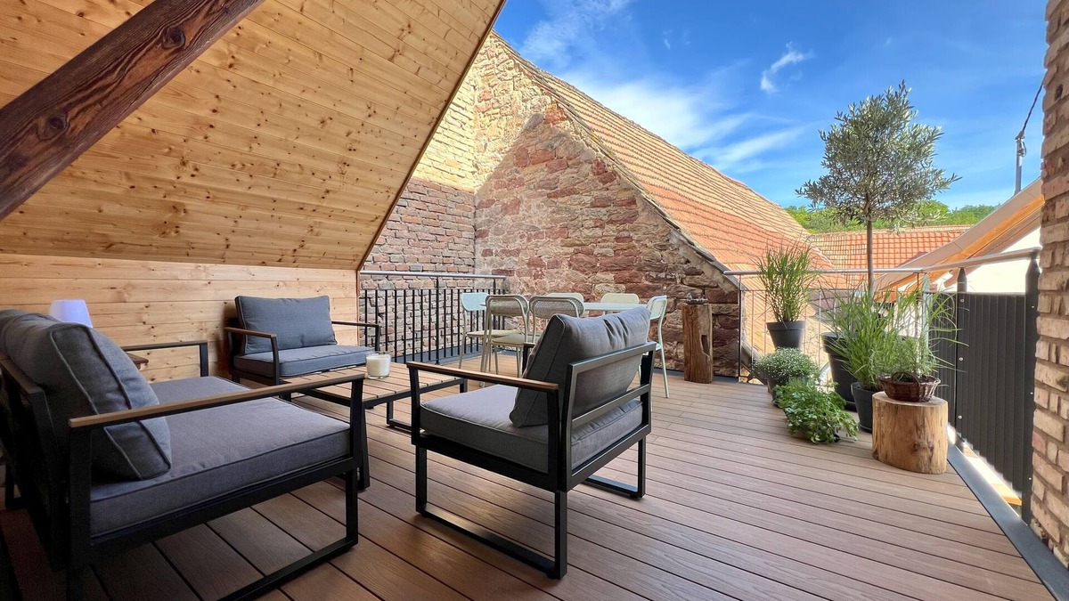 Blaesheim House | 120m² village house with 3 bedrooms and terrace, ideal for couples of friends