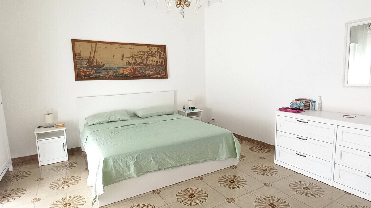 Pozzallo Apartment | 120sqm, 400mt sea, 8 pers, two bathrooms, air conditioners, 3 king size rooms