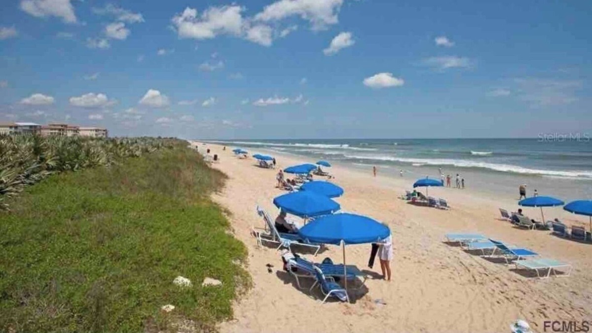 Palm Coast Villa | 1212 beautiful spacious 3 bed 2 bath villa at the ocean.