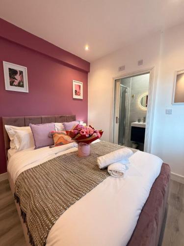 Cradley Apartment | 124B Modern Suite 1 bedroom apartment
