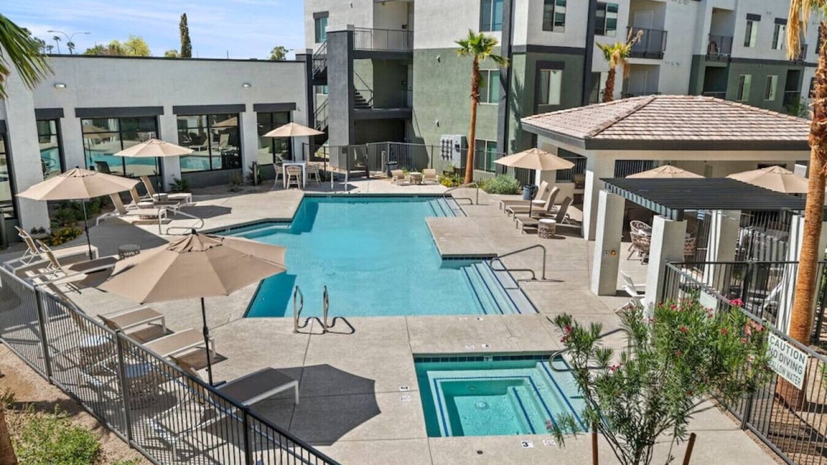 Phoenix Apartment | 125 2 BR near State Farm & Parks w/Gym & Heated Pool