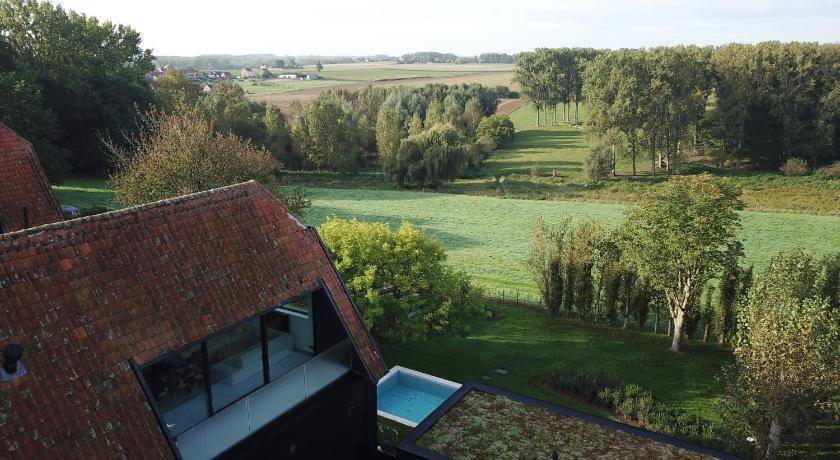 Sint-Laureins-Berchem Apartment | 125 m² Apartment ∙ 4 bedrooms ∙ 8 guests