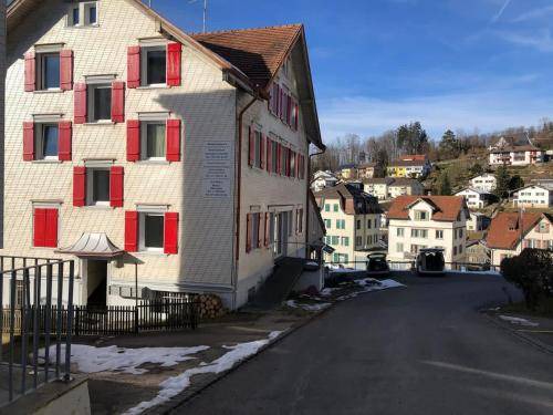 Herisau Apartment | 125 m² Apartment ∙ 4 bedrooms ∙ 9 guests