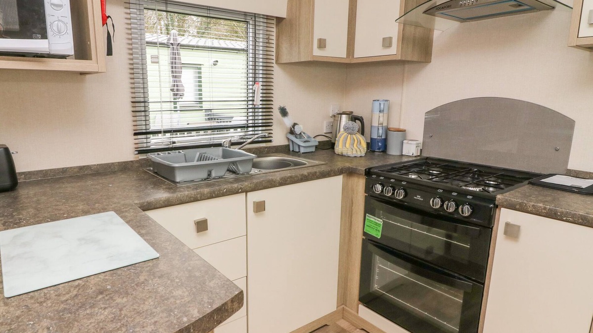 Tewitfield Cottage | 12A Borwick Lakes