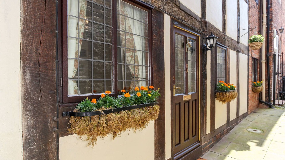 Shrewsbury House | 12A College Hill by Sleep Shrewsbury