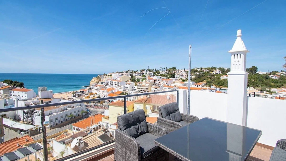 Carvoeiro Ski Chalet | 12A Modernised yet traditional house