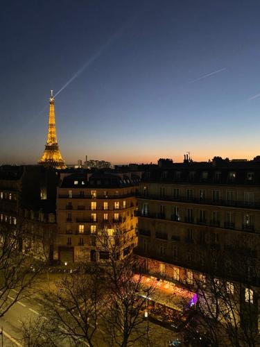 Champs-Elysees Apartment | 12m2 room with view on Eiffel Tower