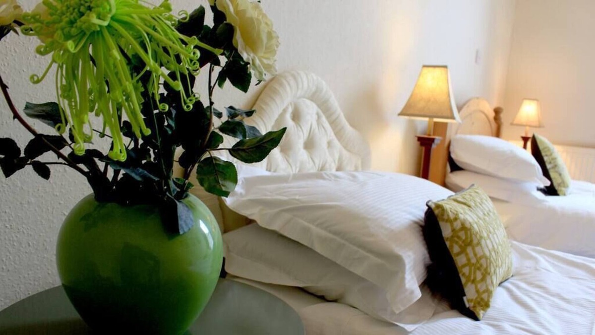 South Cliff Apartment | 13 Esplanade Gardens Flat 3