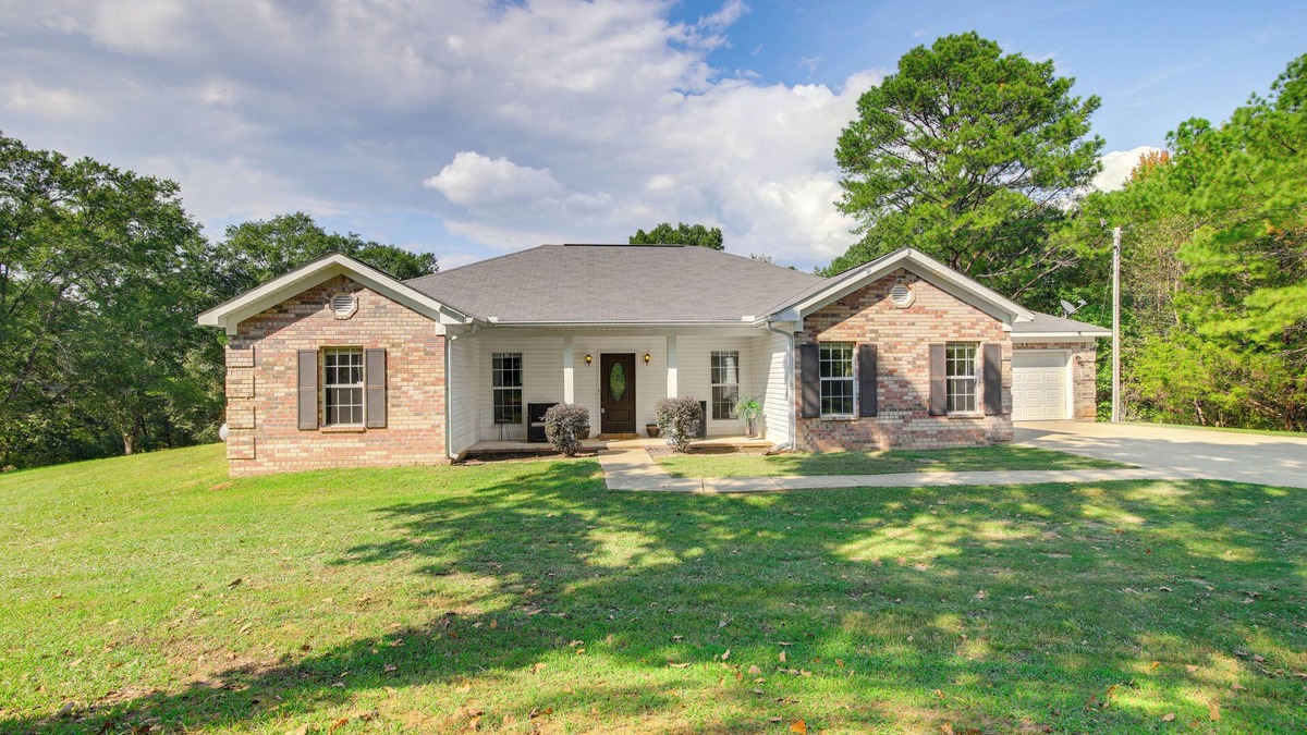 Independence House | ~ 13 Mi to Ole Miss: Private Family-Friendly Home!