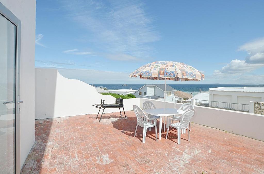Yzerfontein Apartment | 13 on Main Beach Flat