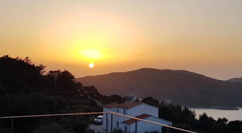 Calvi Villa | 130 m² Villa ∙ 3 bedrooms ∙ 6 guests
