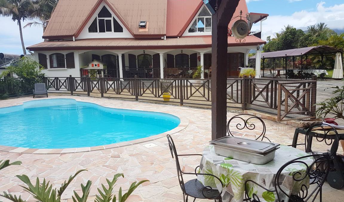 Saint-Benoit Villa | 130 m² Villa ∙ 7 bedrooms ∙ 22 guests