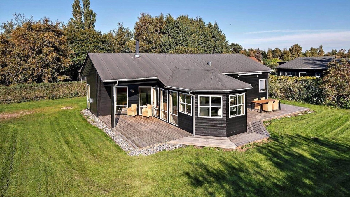 Stege House | 1306 Stege - Kærhøgevej 64