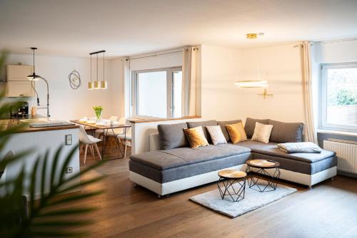 Rosenheim Apartment | 130m2 Loft - Balkon, Smart TV, Badewanne, Kaffee