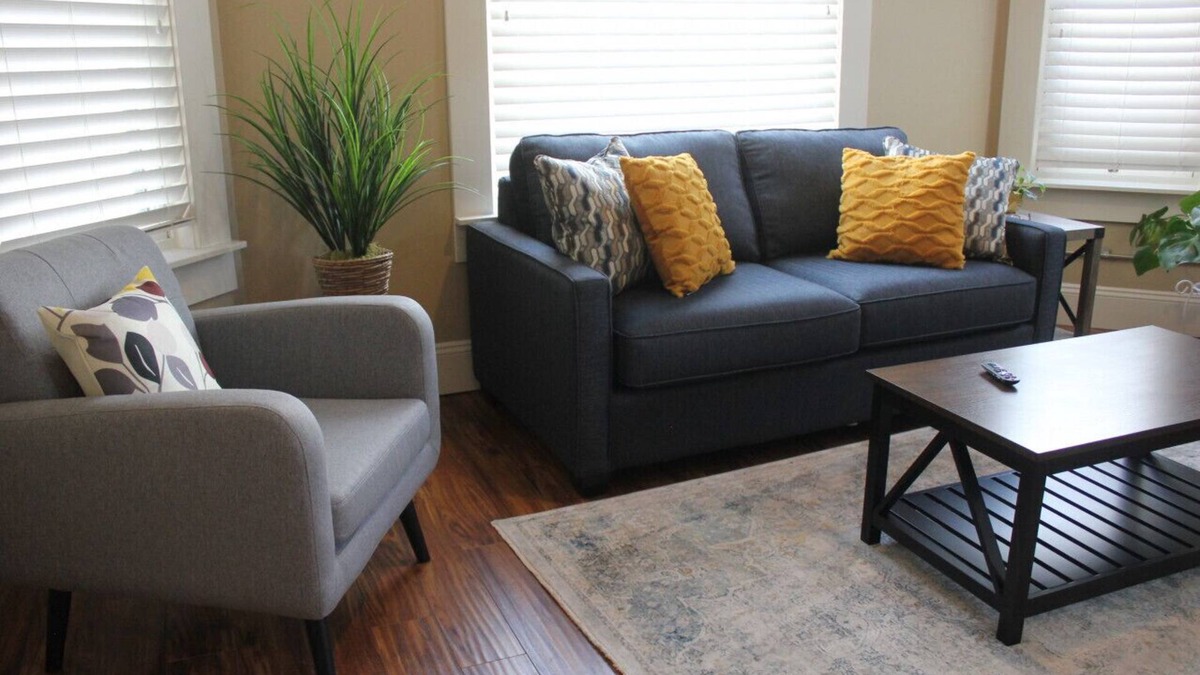 Vine Apartment | 131 Cedar 3 · Charming 2BR Luxury Apartment in Downtown Kalamazoo