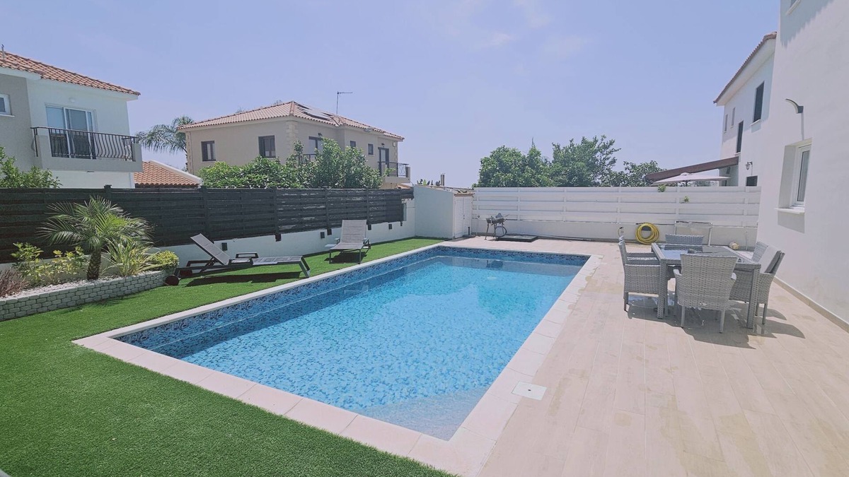 Oroklini Villa | 131 VOR - Stay M L Villa