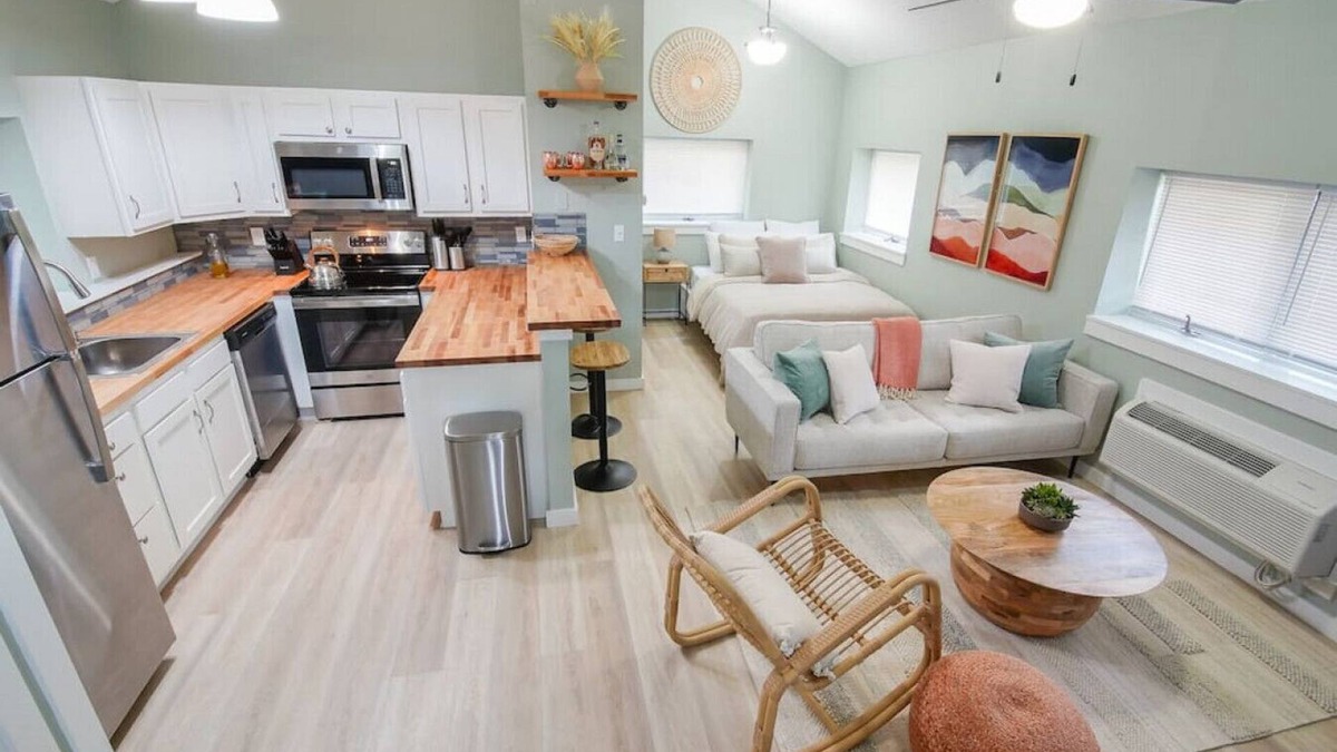Lawrence House | 1316 Iowa St. · [S] Cozy Studio for a Peaceful Lawrence Getaway!