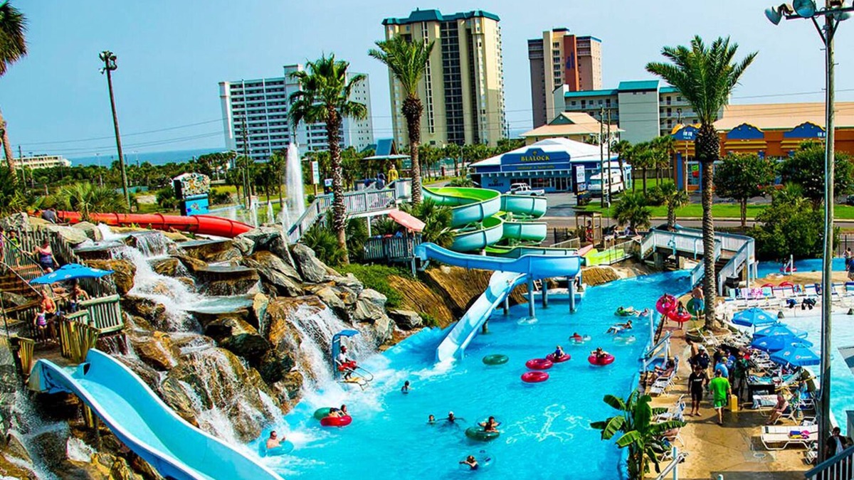 Laurel Grove House | 1337 Laurel Grove 3 Bedroom Home by RedAwning