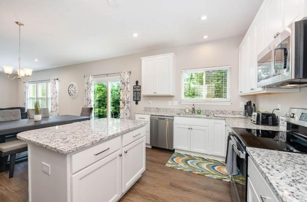 Otterbien Home House | 1344 soaring way NEW Cheerful 5 bedroom home in quiet suburban area