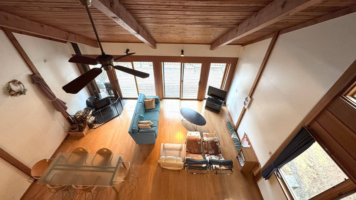 Fujikawaguchiko Cottage | 136s㎡ Cathedral ceiling cabin/3min walk Lake Saiko/BBQ/5min drive Kawaguchi Lake